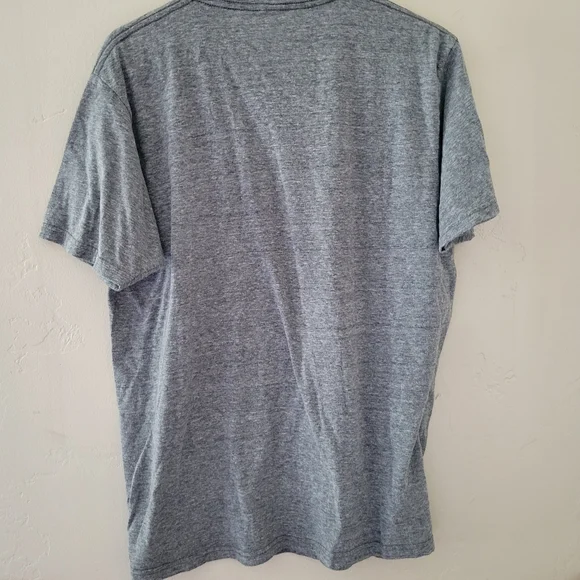 MUSTANG LARGE GRAPHIC GRAY T-SHIRT - Picture 2 of 3